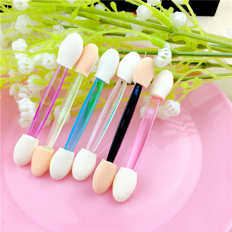 Double-ended sponge makeup brush