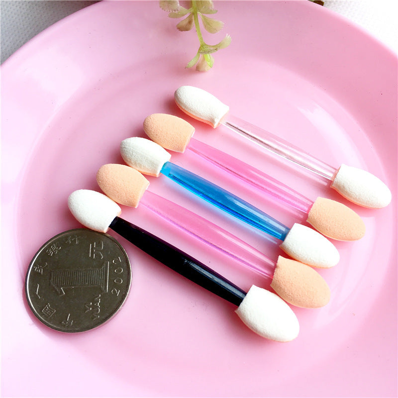 Double-ended sponge makeup brush